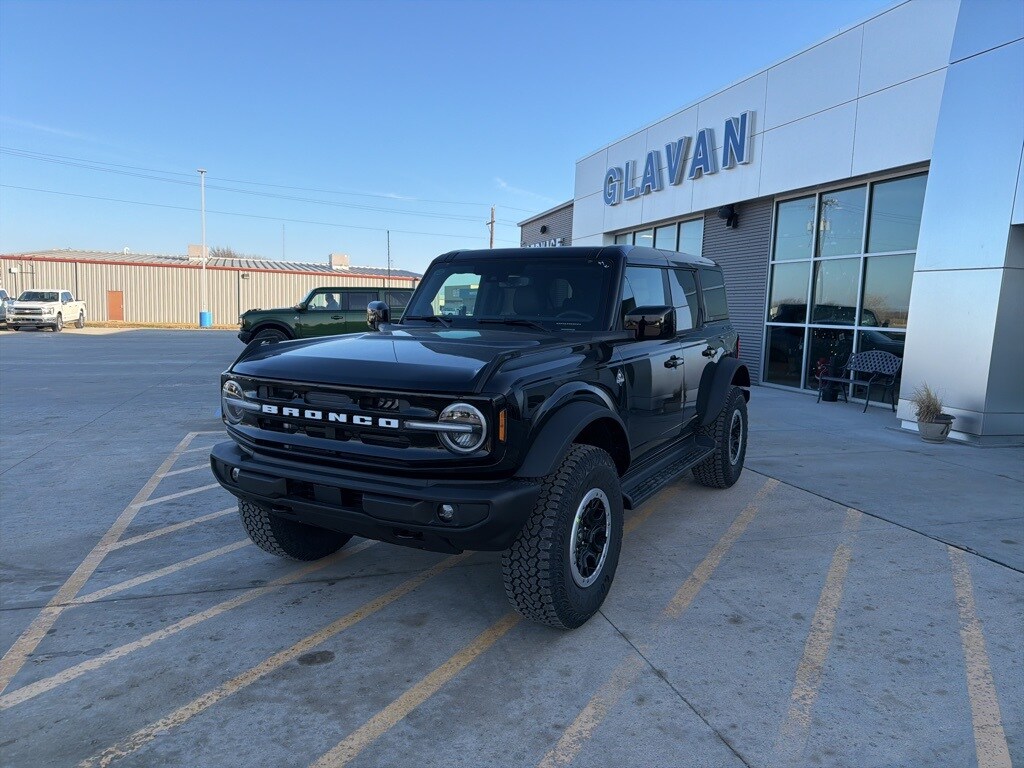 New 2025 Ford Bronco Outer Banks SUV