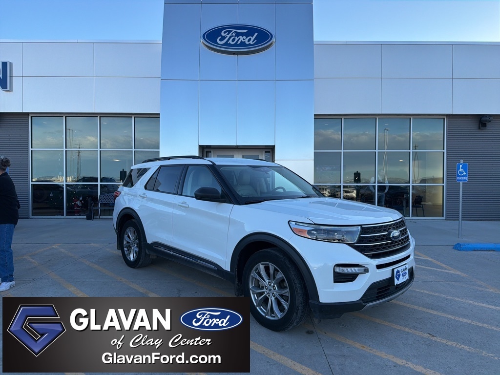 2022 Ford Explorer XLT's photo