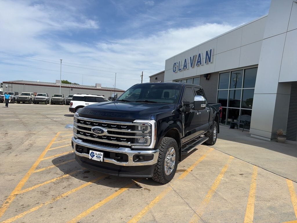 Used 2025 Ford F-350 Lariat Truck
