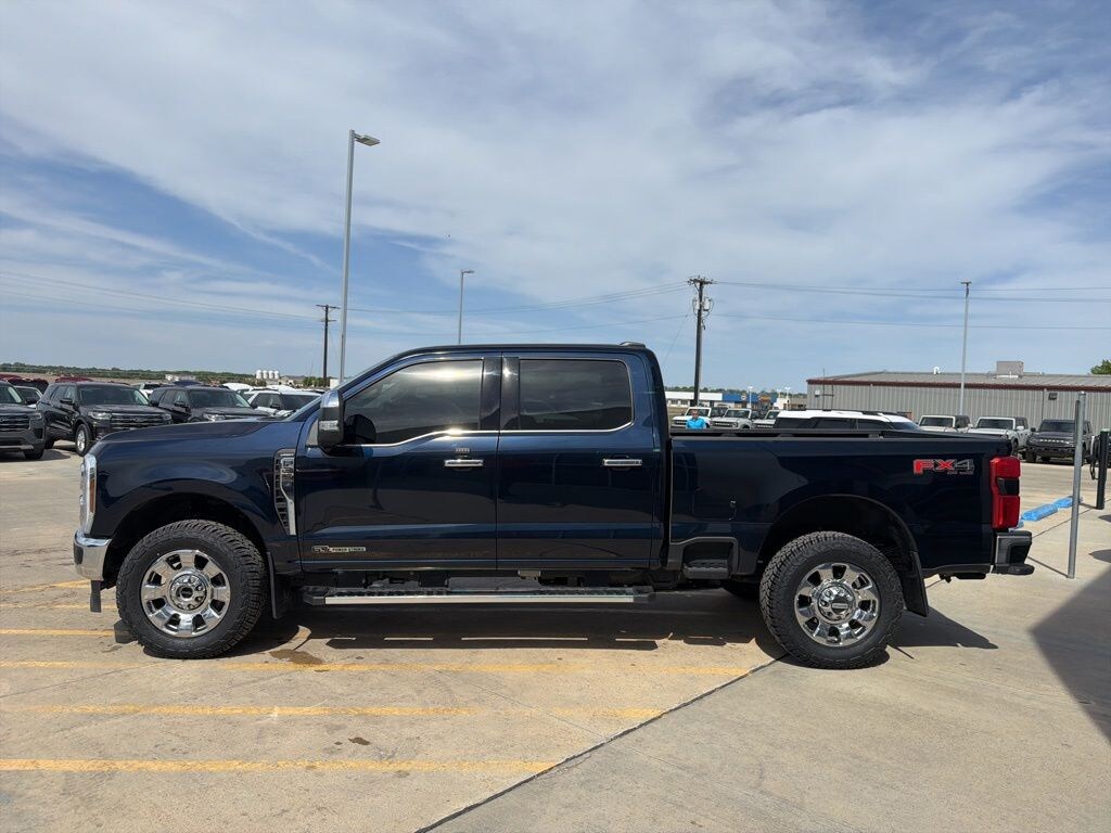 Used 2025 Ford F-350 Lariat Truck