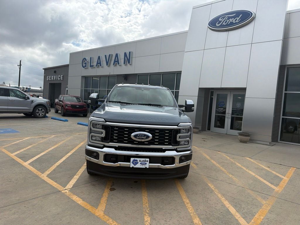 New 2026 Ford F-350 Lariat Truck