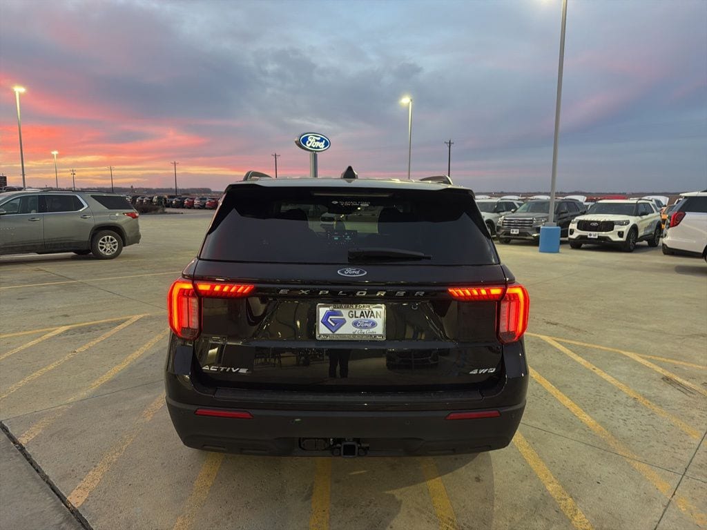 2026 Ford Explorer Active - Photo 6