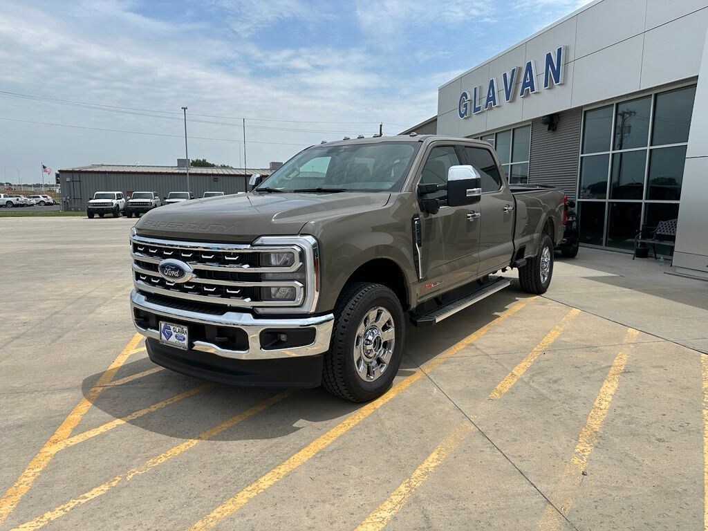 New 2026 Ford F-350 Lariat Truck