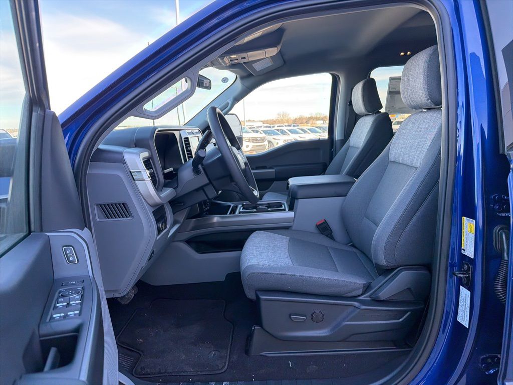 2026 Ford F-350 Super Duty XLT - Photo 13