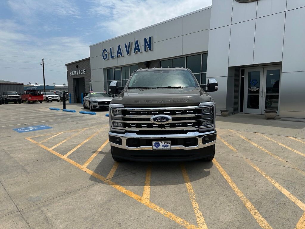 New 2026 Ford F-350 Lariat Truck