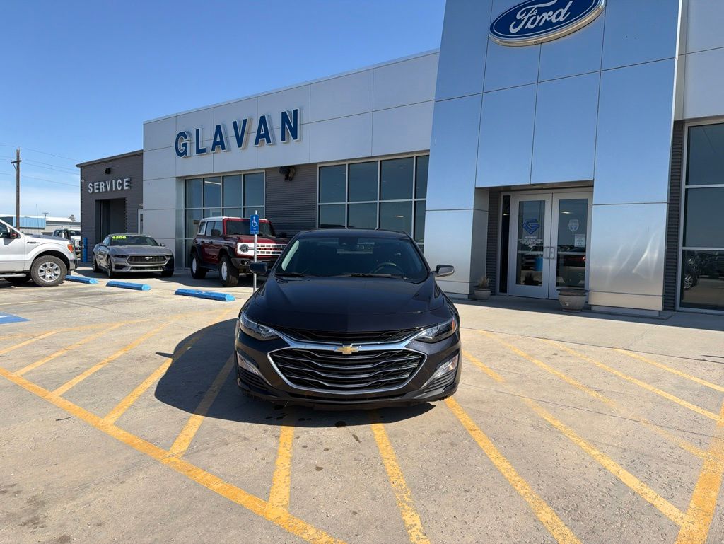 Used 2023 Chevrolet Malibu 1LT with VIN 1G1ZD5ST9PF223363 for sale in Clay Center, KS