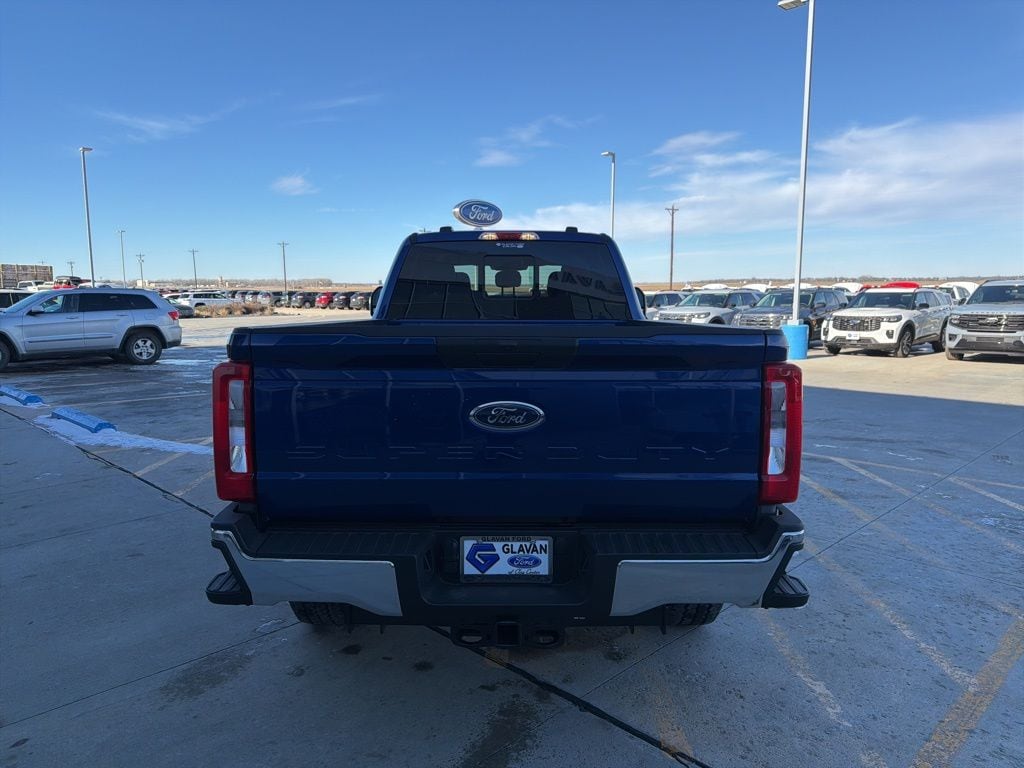 2026 Ford F-350 Super Duty XLT - Photo 6