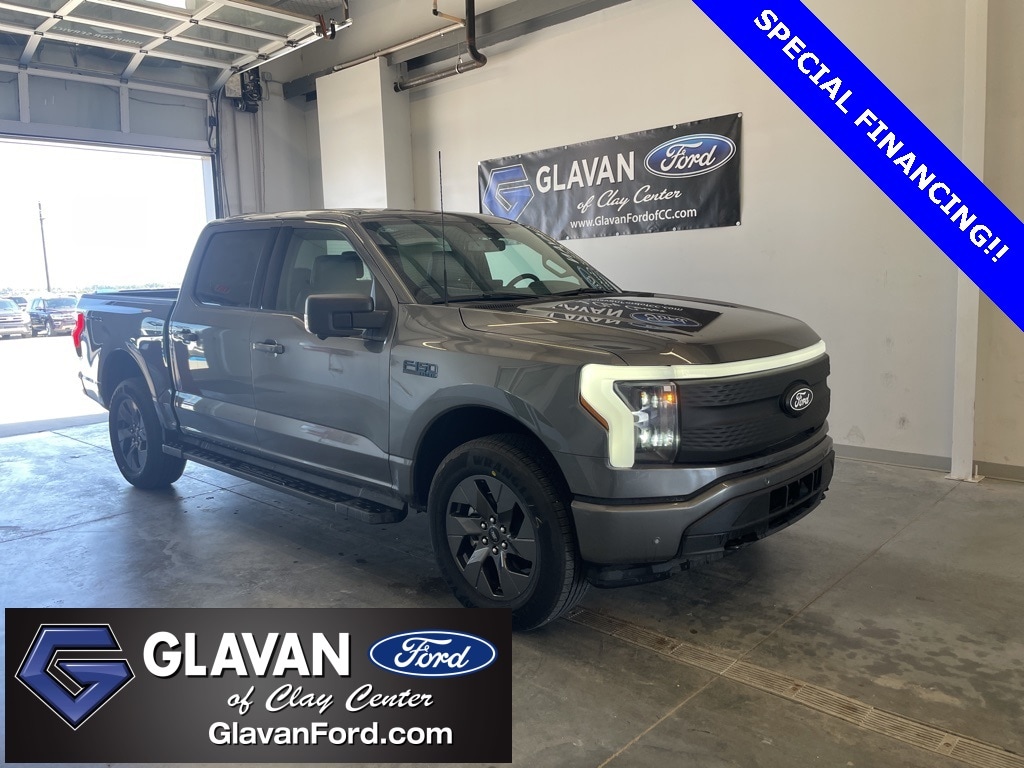 2025 Ford F-150 Lightning Flash's photo
