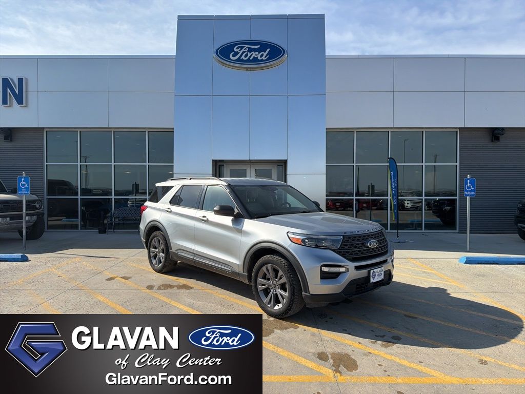 2021 Ford Explorer XLT 4WD's photo