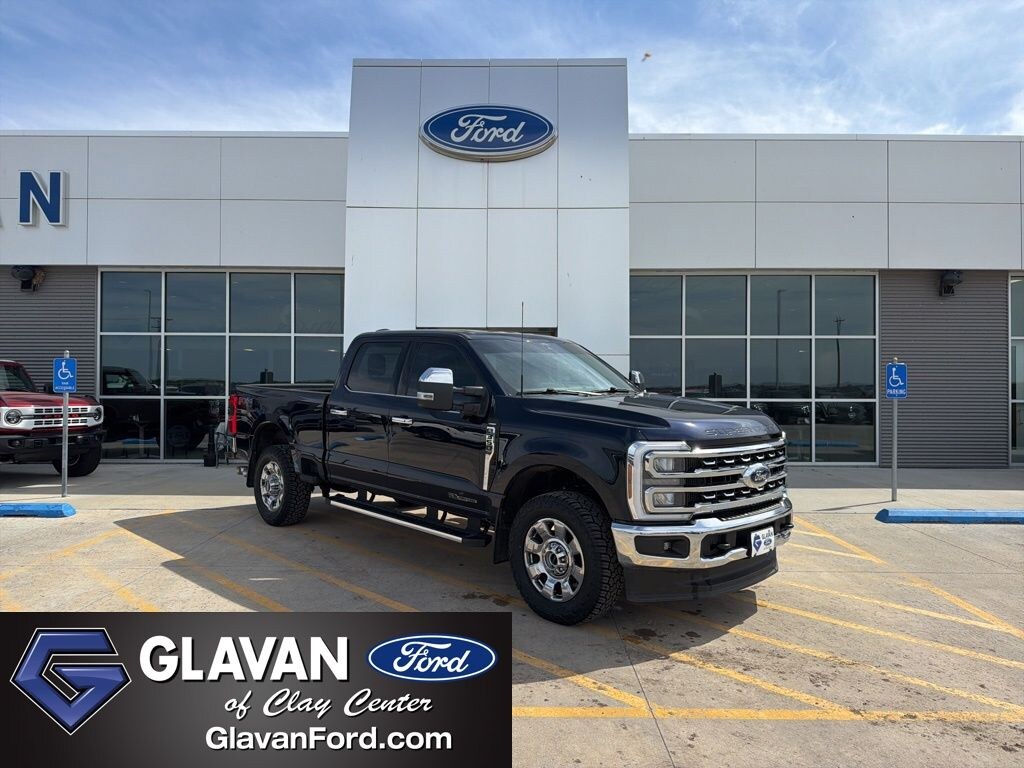 Used 2025 Ford F-350 Lariat Truck