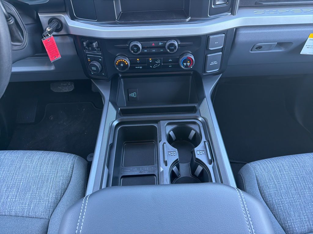 2026 Ford F-350 Super Duty XLT - Photo 18