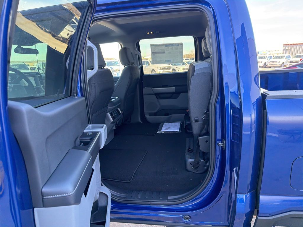 2026 Ford F-350 Super Duty XLT - Photo 23