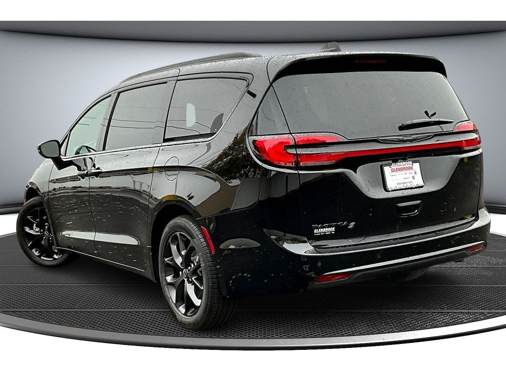 New 2026 Chrysler Pacifica Select Passenger Van
