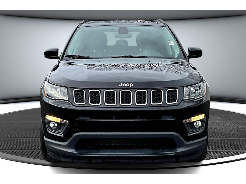 2019 Jeep Compass Latitude photo 2