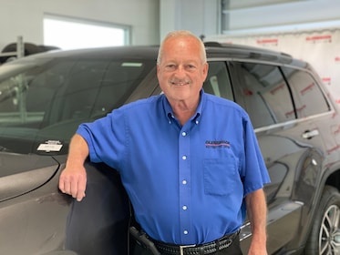 Staff member Bob Barney from ID_e8adad7d7d6d