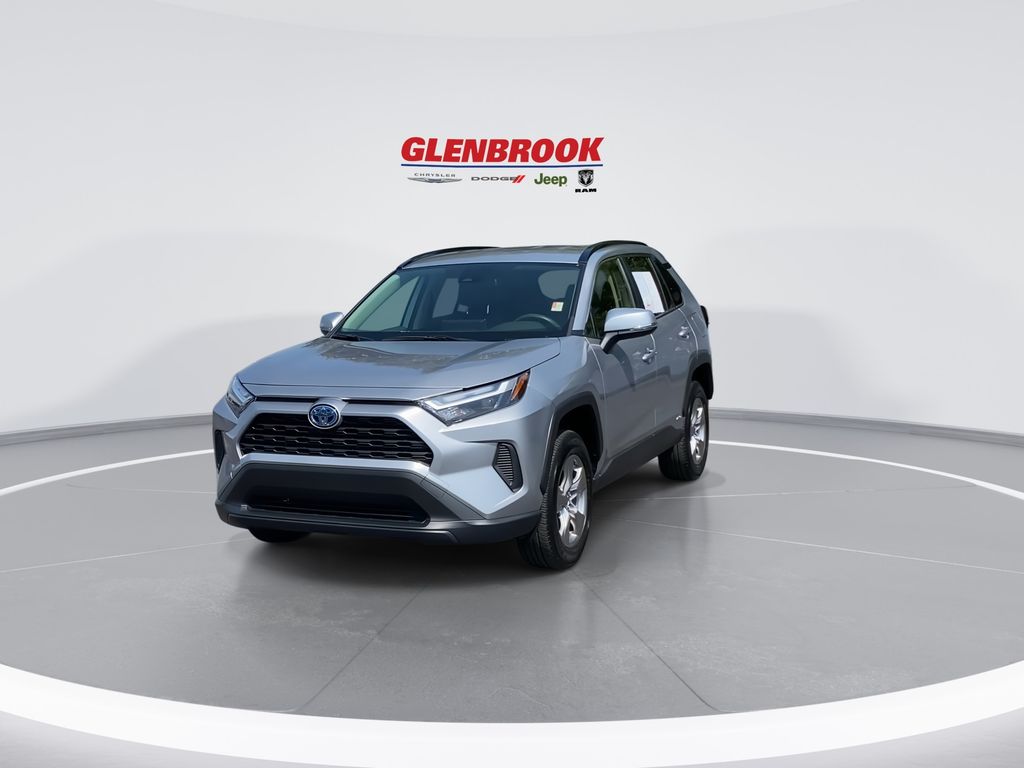 2024 Toyota RAV4 Hybrid XLE photo 2