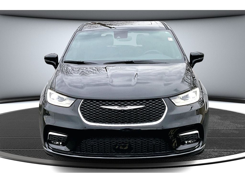 Certified 2025 Chrysler Pacifica Select Passenger Van