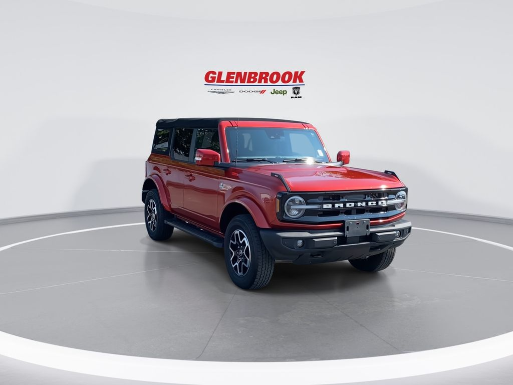 2022 Ford Bronco Outer Banks photo 2