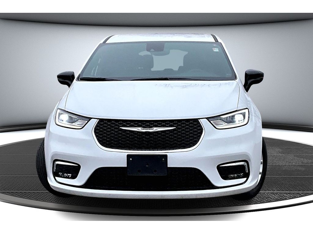 2025 Chrysler Pacifica photo 3