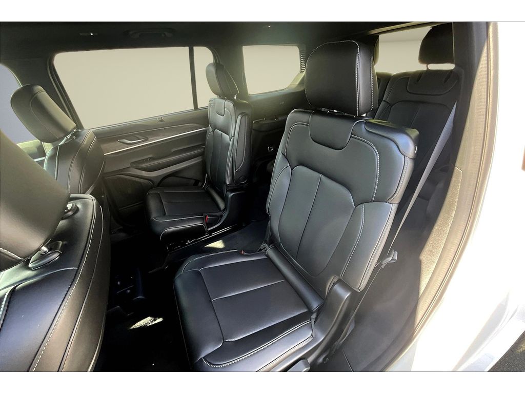 2025 Jeep Grand Cherokee L Limited - Photo 13