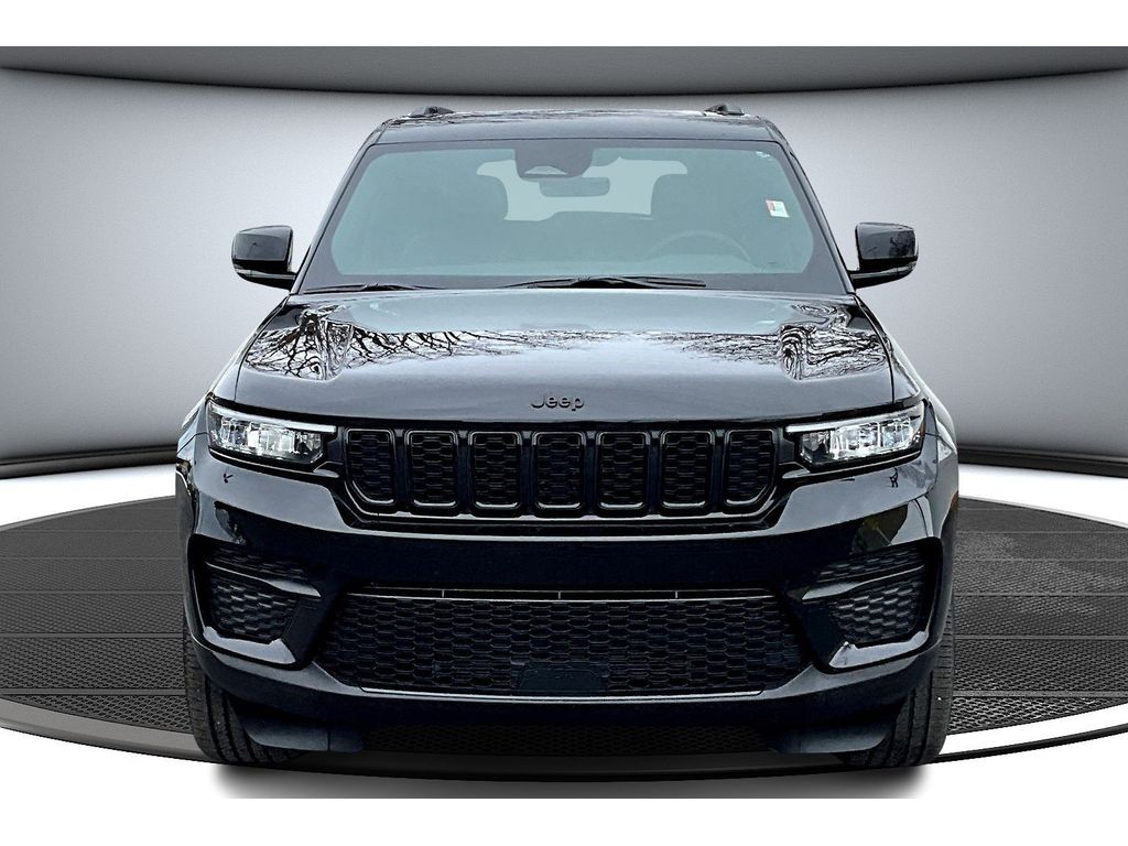 2025 Jeep Grand Cherokee Altitude X photo 3