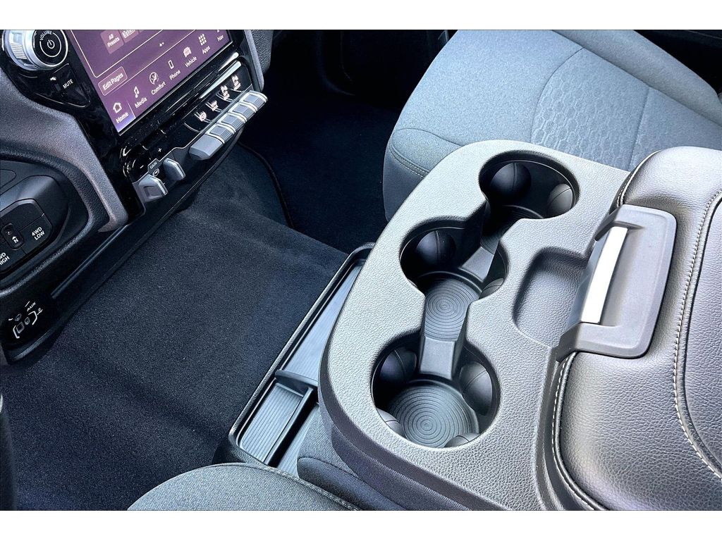 2025 RAM 2500 Tradesman - Photo 9