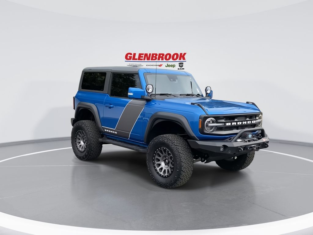 2021 Ford Bronco Outer Banks photo 2