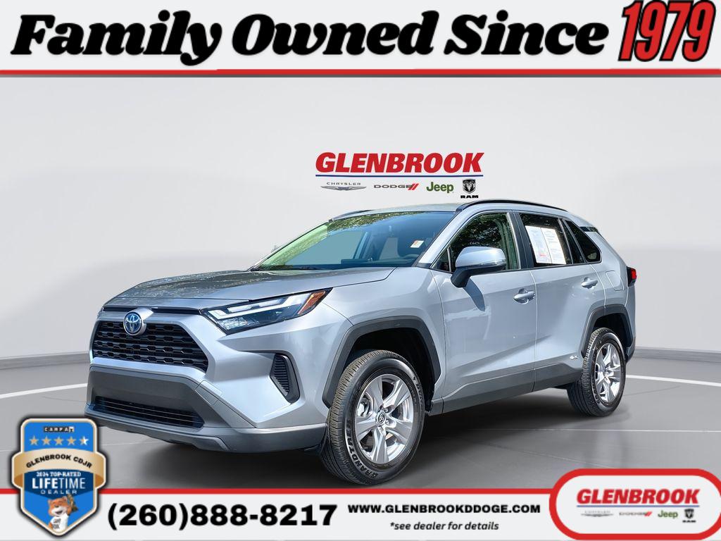 2024 Toyota RAV4 XLE's photo