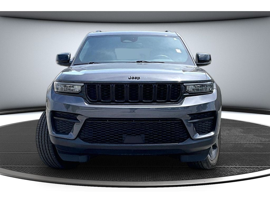 Used 2023 Jeep Grand Cherokee Altitude SUV