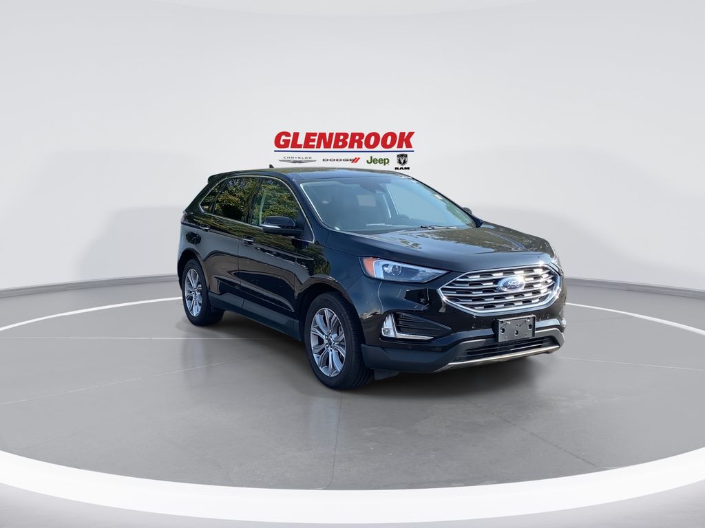 2024 Ford Edge Titanium photo 2
