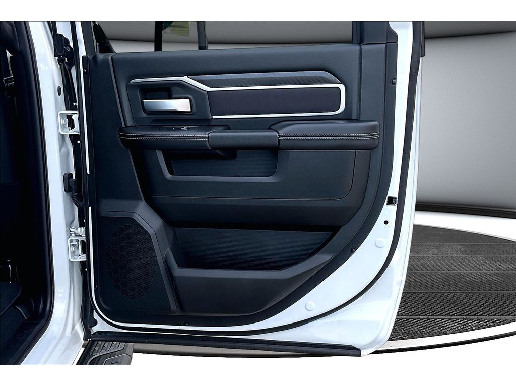 2025 RAM 2500 Big Horn - Photo 47