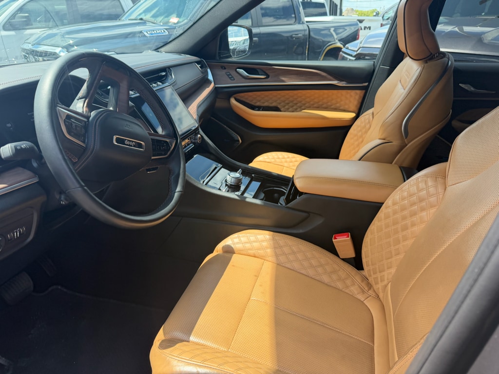 Used 2025 Jeep Grand Cherokee Summit Sport Utility