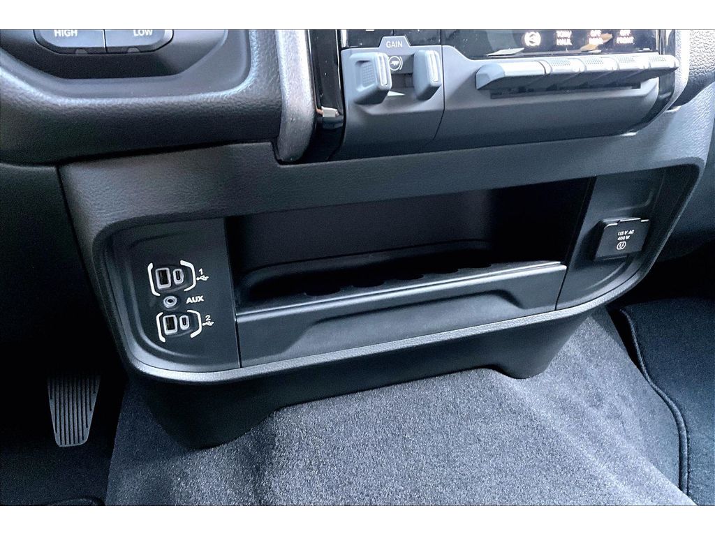 2025 RAM 2500 Tradesman - Photo 34