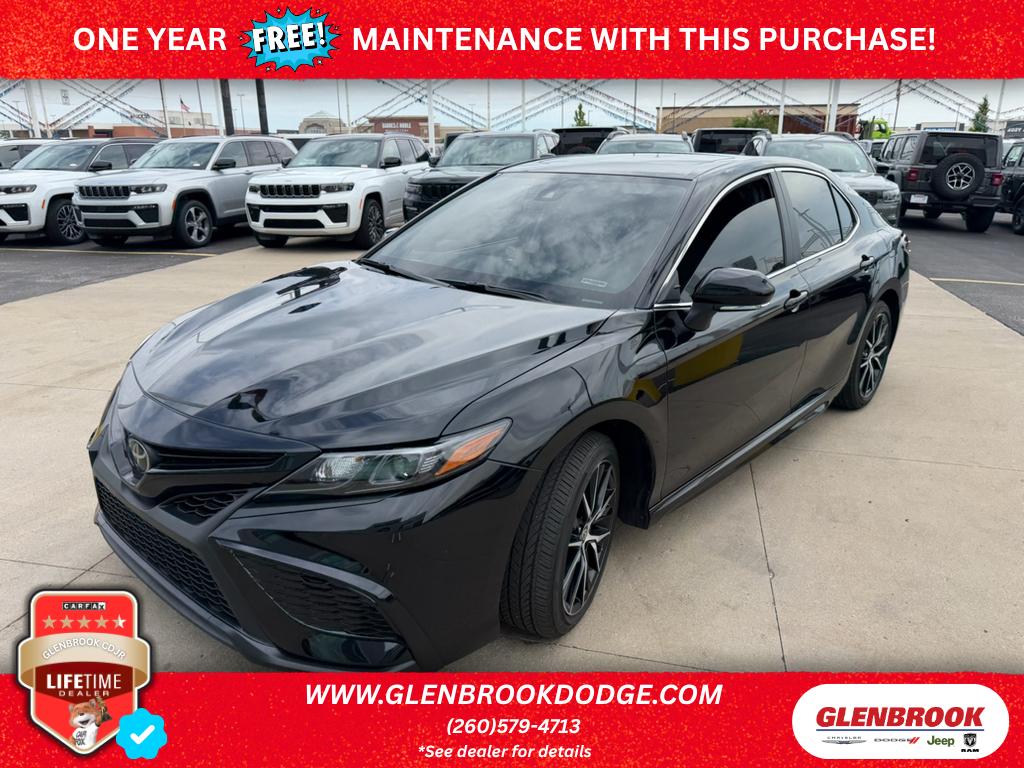 2024 Toyota Camry SE's photo