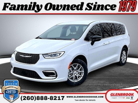 2026 Chrysler Pacifica Select Passenger Van