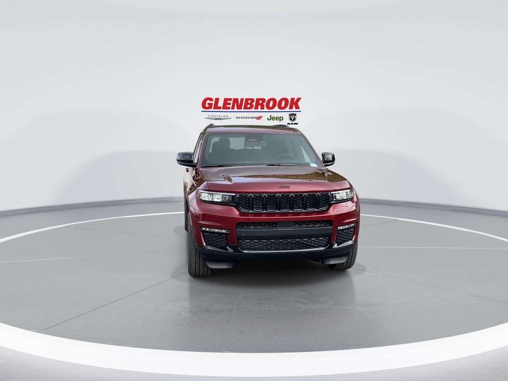 2025 Jeep Grand Cherokee Limited photo 2