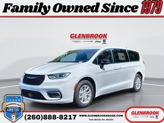 2026 Chrysler Pacifica Select Passenger Van