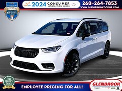 2026 Chrysler Pacifica Select Passenger Van