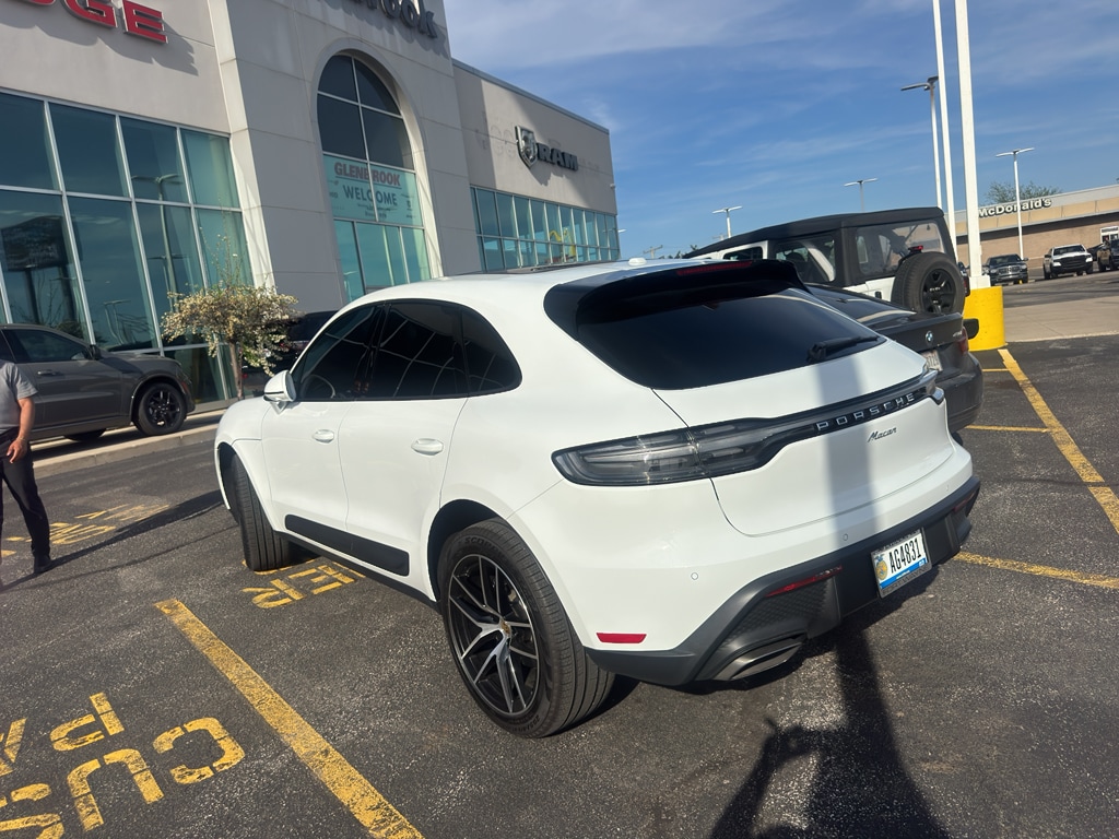 2026 Porsche Macan Base