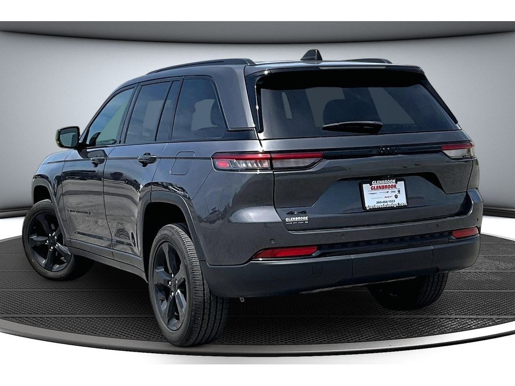 Used 2023 Jeep Grand Cherokee Altitude SUV
