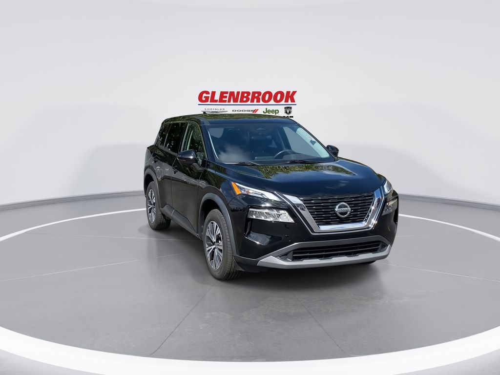 2021 Nissan Rogue SV photo 2