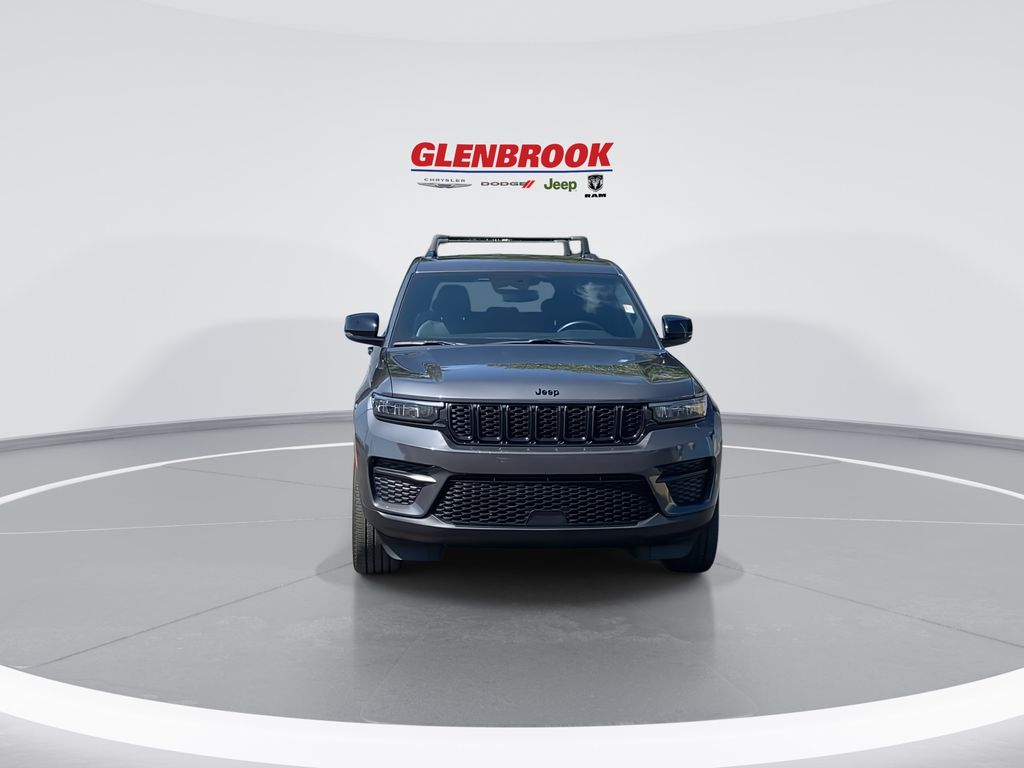 2022 Jeep Grand Cherokee Altitude photo 3