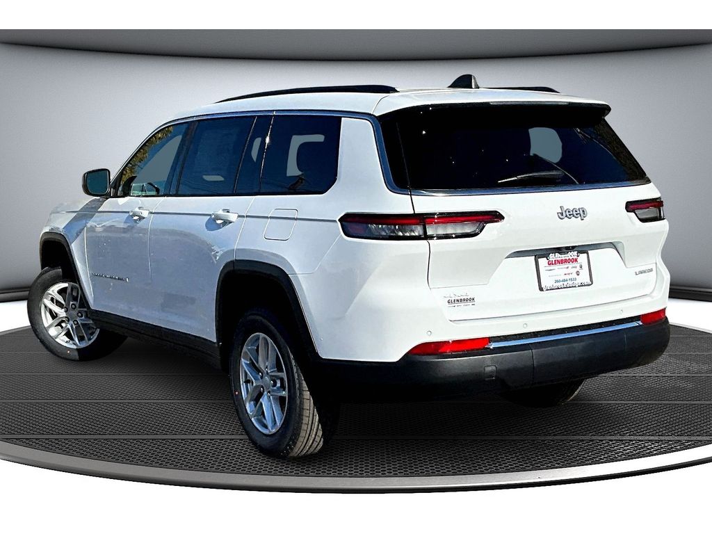 2025 Jeep Grand Cherokee Laredo X photo 3