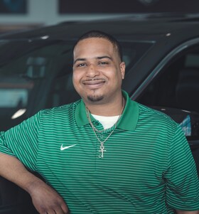 Staff member Ronnie Sanders from ID_ac476a65c79f