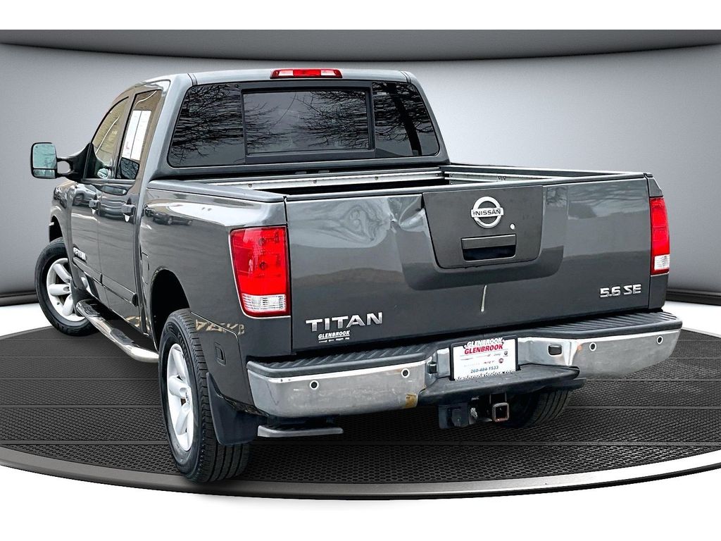 2010 Nissan Titan SE Crew Cab photo 2