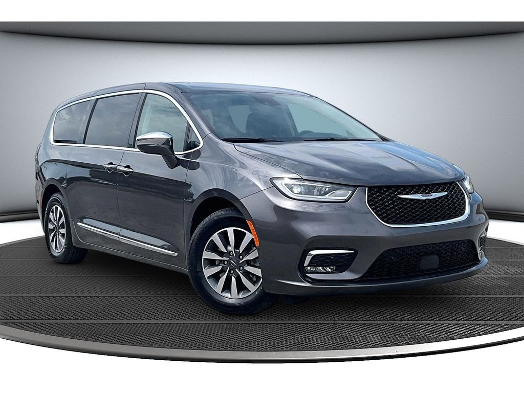 Certified 2022 Chrysler Pacifica Hybrid Limited Passenger Van