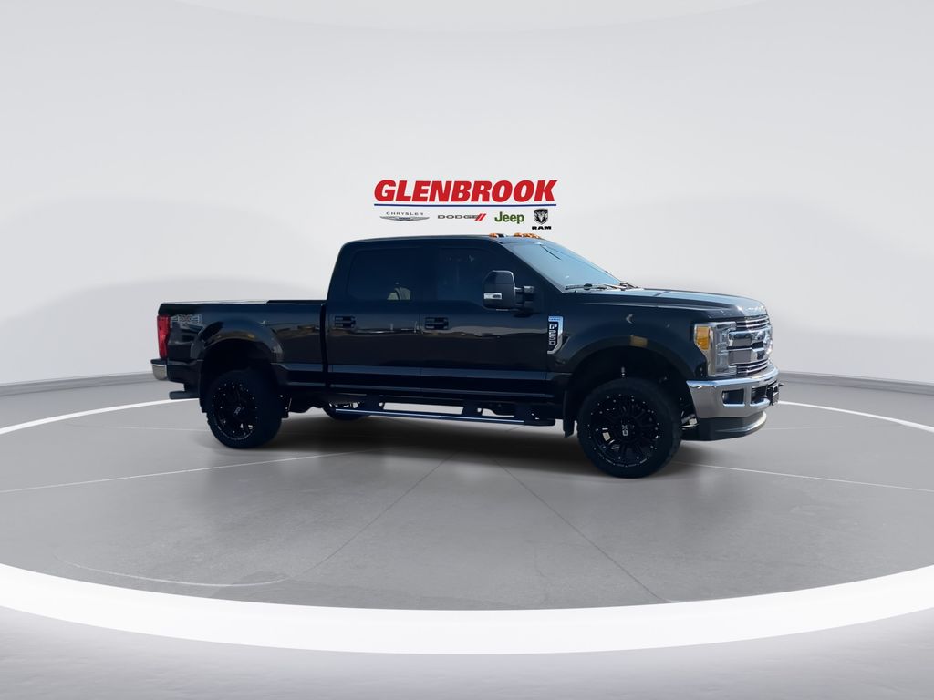 2017 Ford F-250 Lariat photo 2