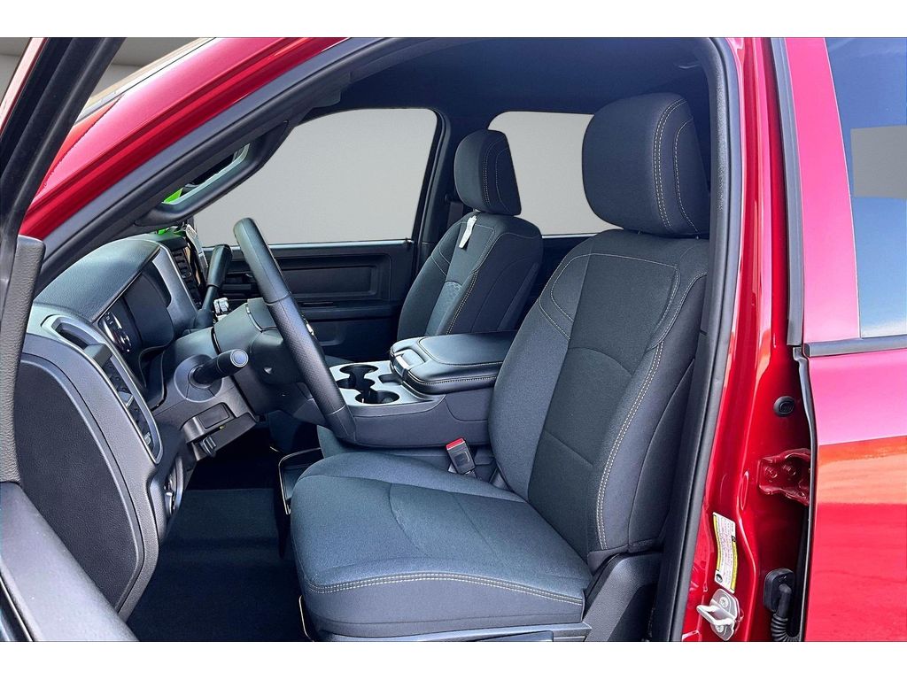 2025 RAM 2500 Tradesman - Photo 10