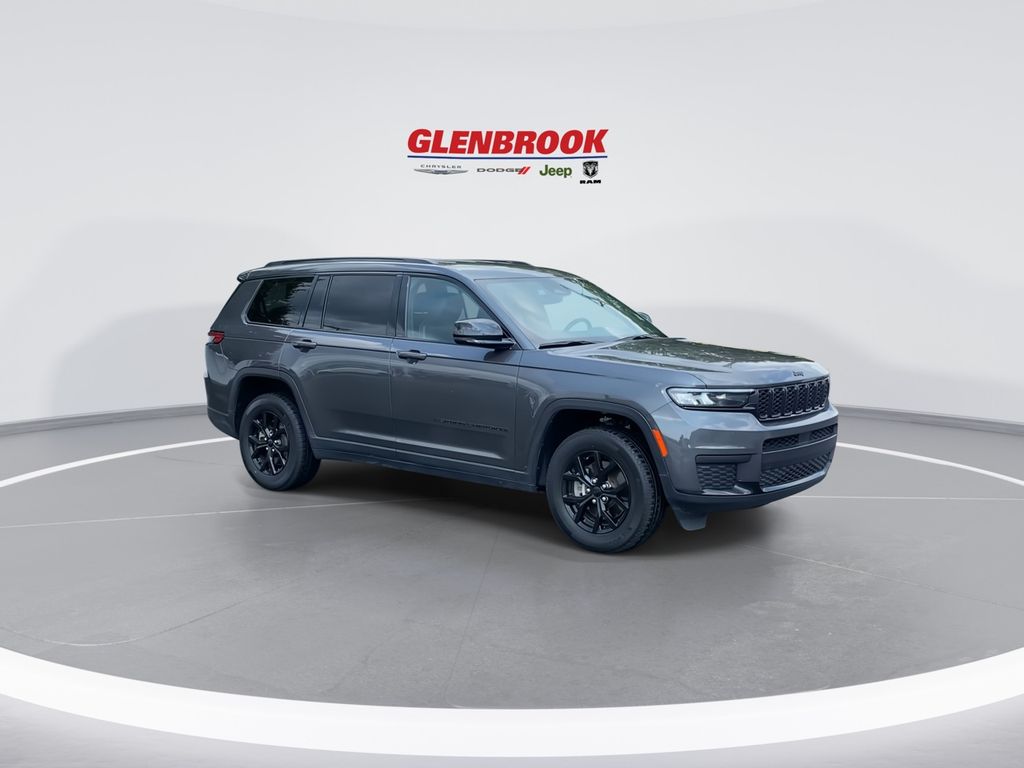 2024 Jeep Grand Cherokee Altitude photo 2