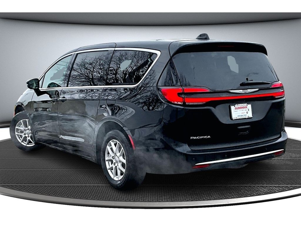 Used 2025 Chrysler Pacifica Select Passenger Van